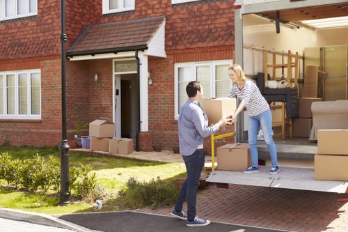 Local moving van support for homes and businesses in North Finchley