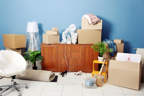 Moving truck support for homes in North Finchley