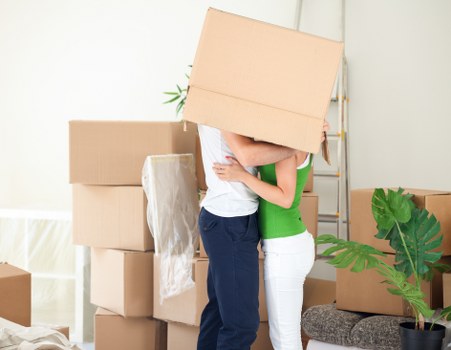 North Finchley moving truck service with practical loading support