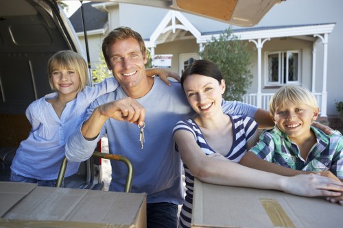 Careful transport of furniture for a Northfinchley relocation